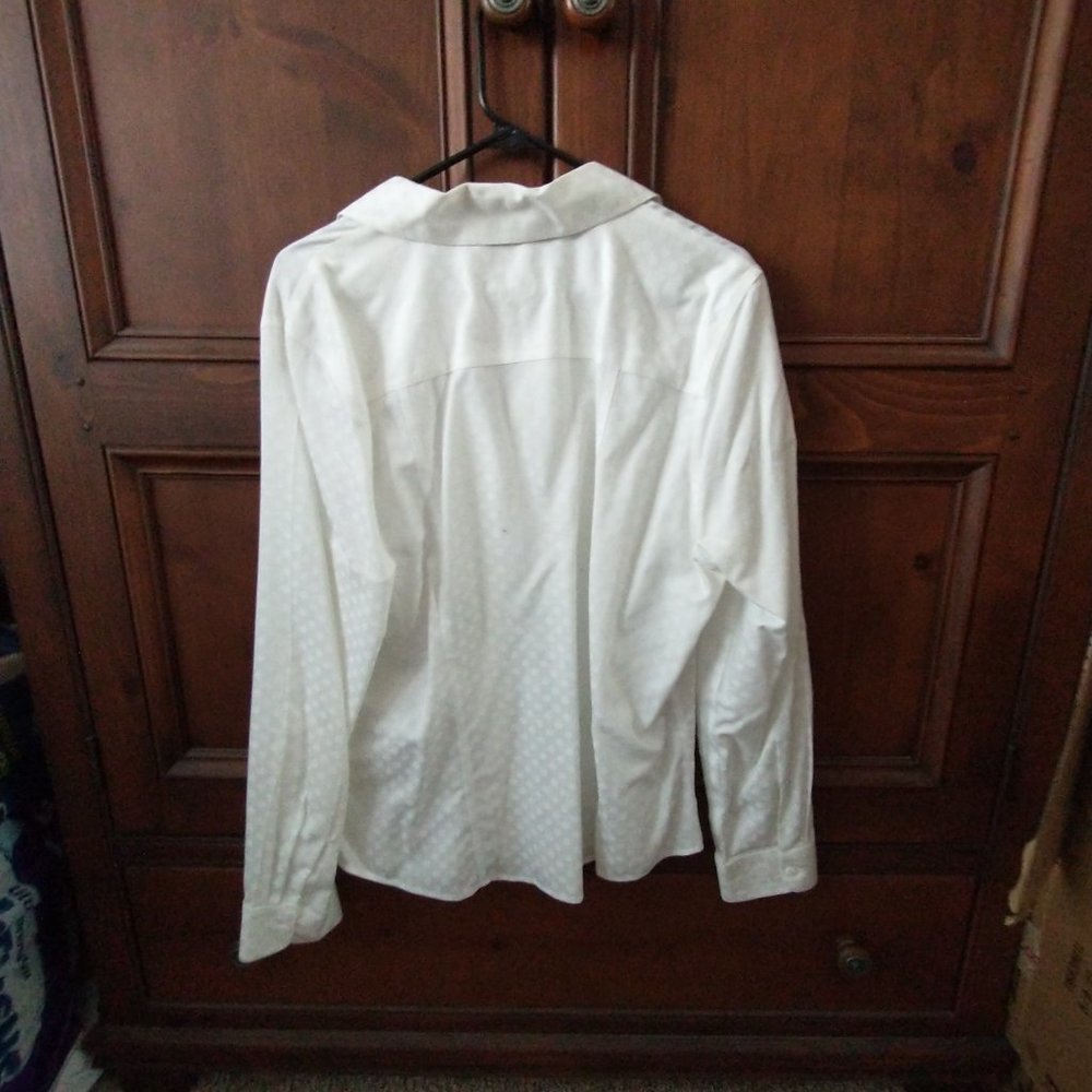 Foxcroft White on White Polka Dot Blouse - Picture 2 of 3